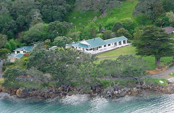 Great Barrier Lodge